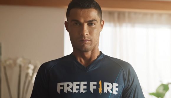 Cristiano Ronaldo wearing a Free Fire shirt