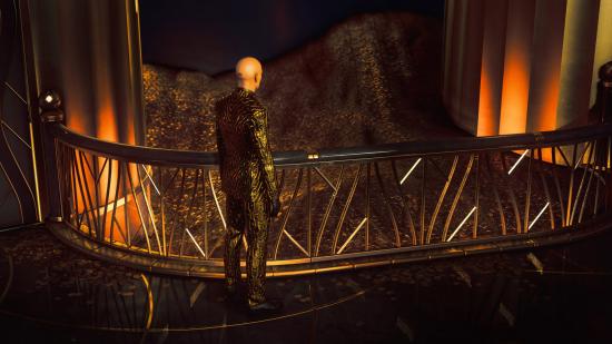 Agent 47 dressed in gold, surrounded by the golden opulence of Hitman 3's Dubai locale