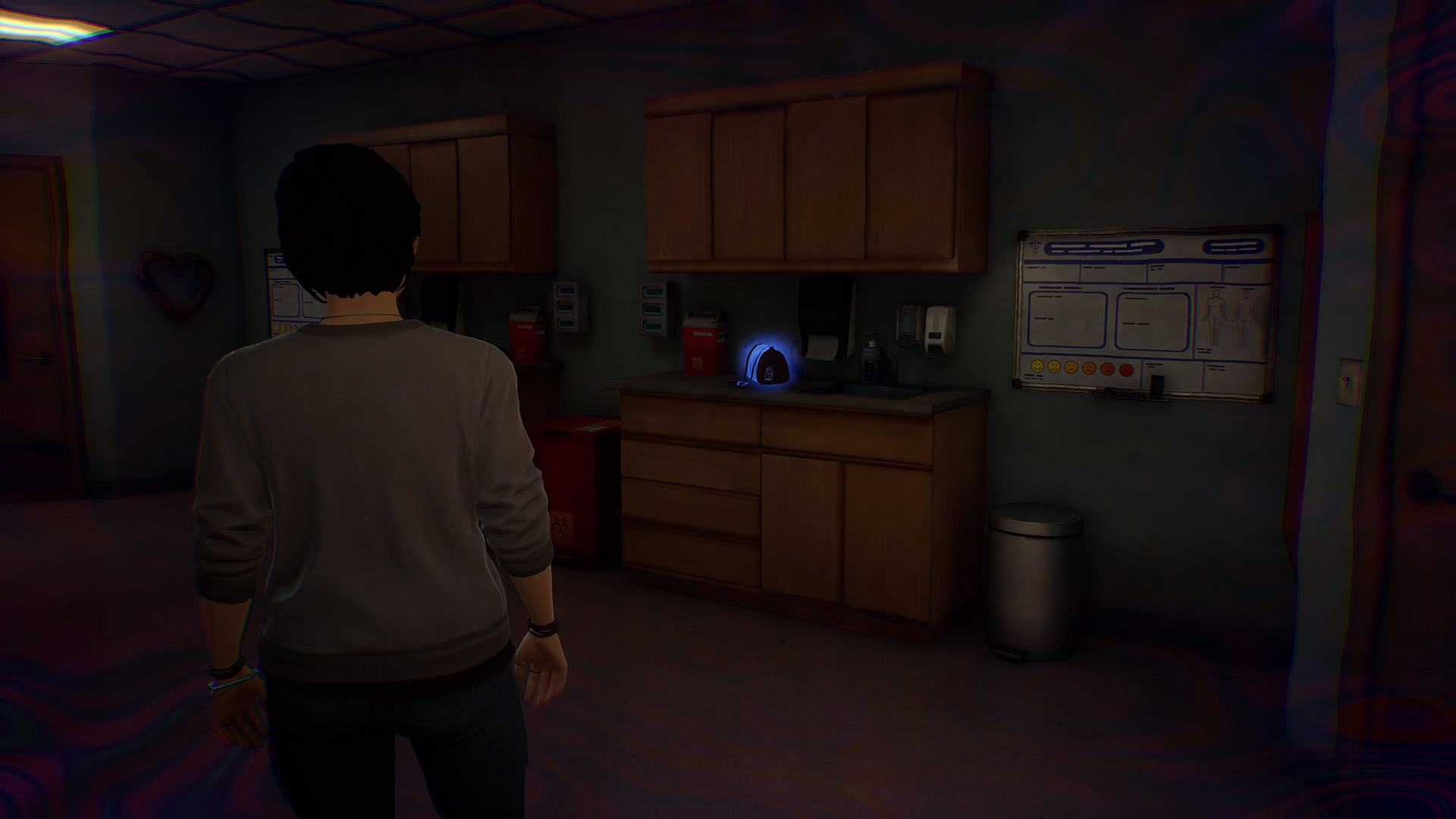 Life is Strange True Colors memory locations: Alex looking at a duffle bag on a countertop.