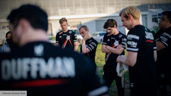 G2's League of Legends roster in a team talk outside the LEC studio.