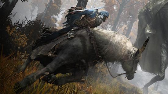 Elden Ring Best Class: The player can be seen riding on a horse, looking at an enemy off screen.