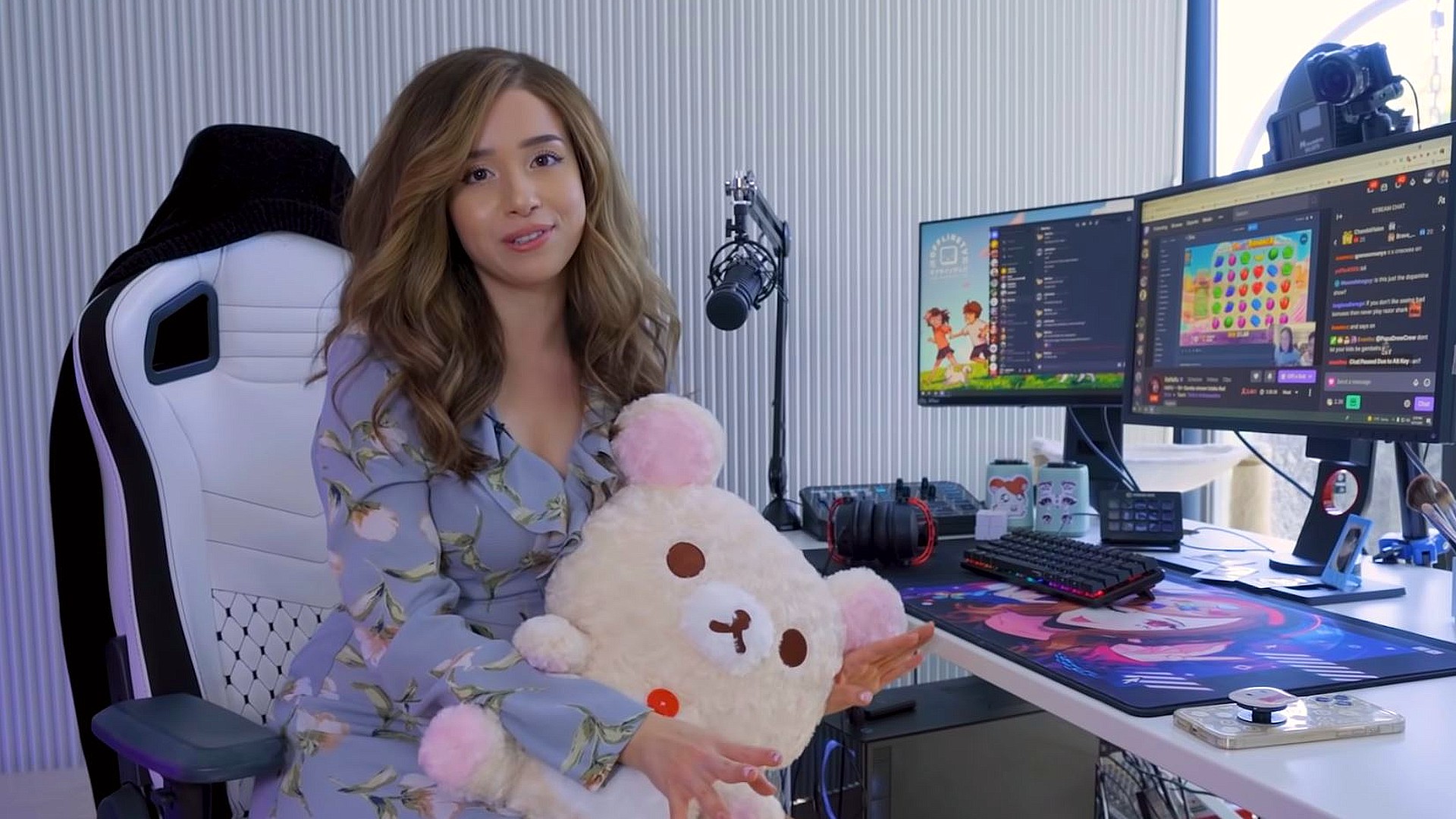 Pokimane signs a new streaming deal with Twitch