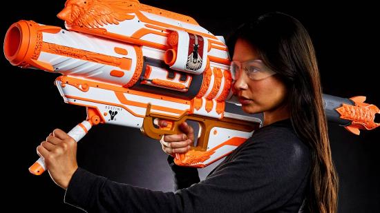Destiny 2 Gjallarhorn NERF gun: An image of a woman holding the weapon