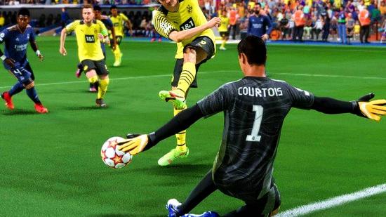 FIFA 23 best goalkeepers: an image of Real Madrid keeper Courtois making a save in grey kit