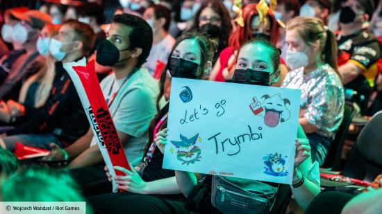 League of Legends All-Pro teams Summer 2022: LEC fans holding up posters and boom sticks