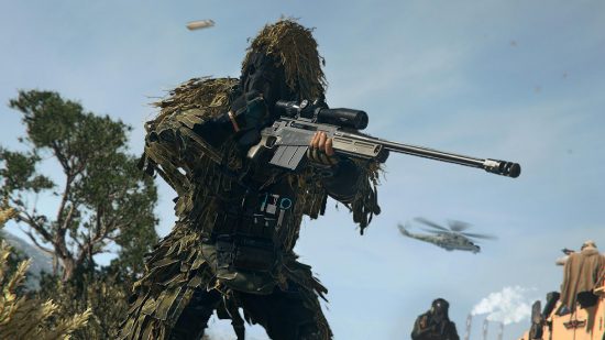 Warzone 2 PS Plus: The player can be seen aiming through a sniper rifle