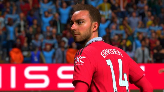 FIFA 23 Review Ultimate Team: Eriken looking over his shoulder in-game