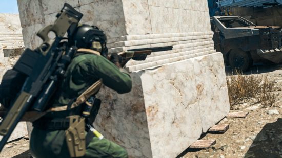 Warzone 2 Battle Pass: A player can be seen aiming a gun