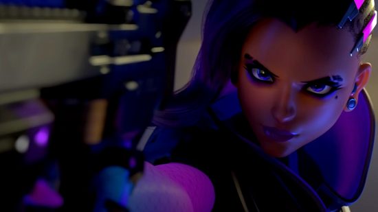 Overwatch 2 exploit Sombra translocator payload: an image of Sombra holding an SMG
