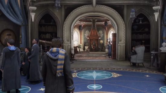 Hogwarts Legacy common rooms: Students gathered in the Ravenclaw common room.