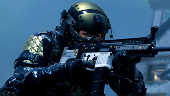 Modern Warfare 2 best loadout Cranked Lachmann Sub FJX Imperium: an image of a soldier from the FPS Call of Duty
