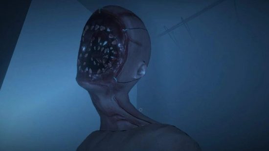 Best Horror Games: A enemy can be seen with many, many teeth in Phasmophobia