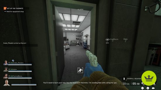Payday 3 Game Pass: A player with their green pistol at the ready looking into a room.