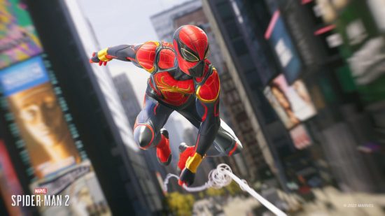 Spider-Man PS5 suits: Peter web slinging through the city streets in the Aurantia Suit.
