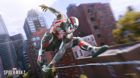 Spider-Man PS5 suits: Peter swinging through the streets wearing the Tactical Suit.