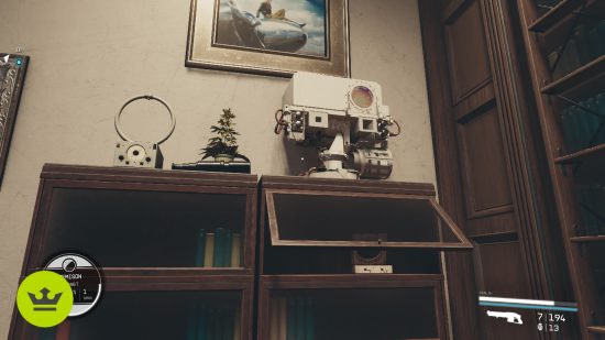 Starfield easter eggs: A player looking at the top camera of the Curiosity Mars rover on cabinet.
