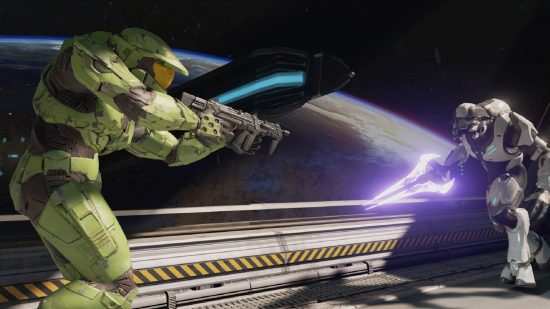 Xbox exclusives: Master Chief walking towards an alien in Master Chief collection