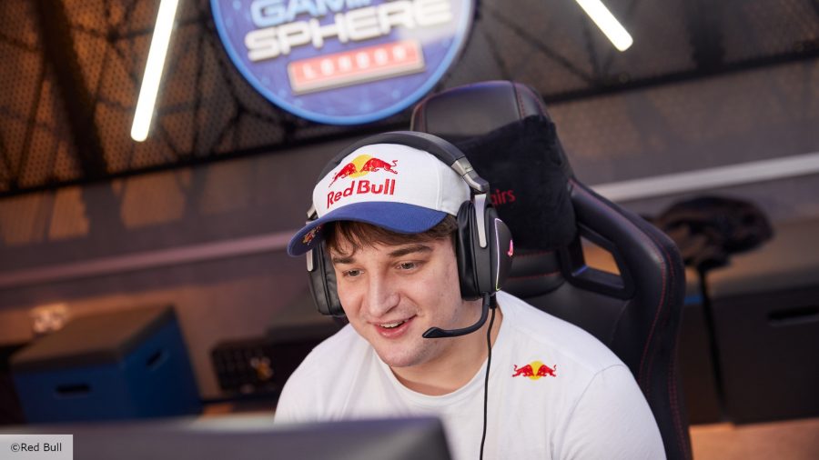 Streamer Jukeyz wearing a white cap and white t shirt with Red Bull branding