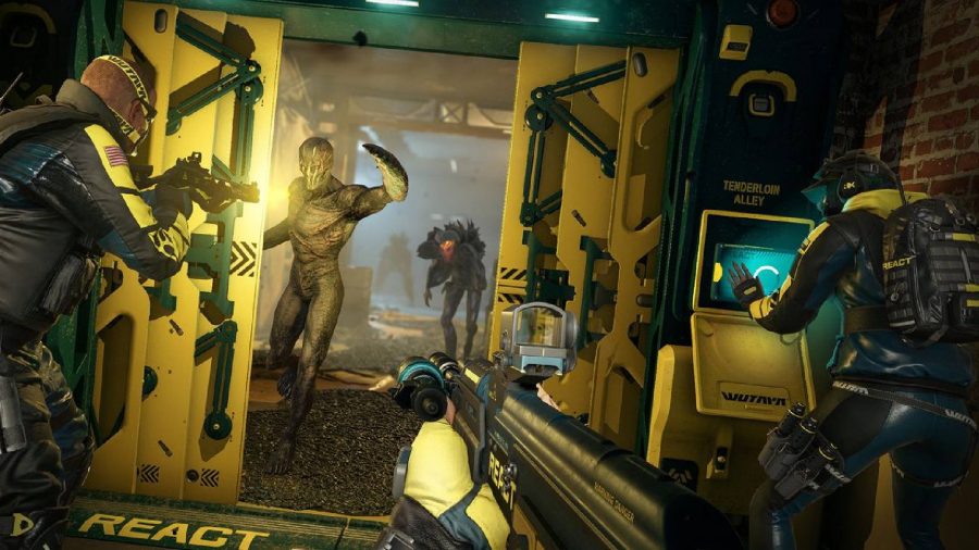 Rainbow Six Extraction Archaeans: A Lurker and a Grunt can be seen running towards a team in a doorway.