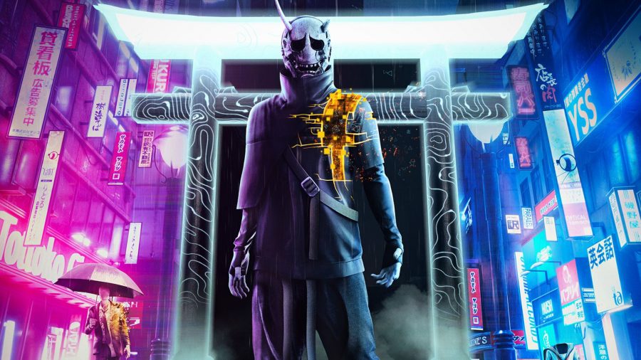 Próximos jogos do PS5: um homem com uma máscara em frente a um portão Tori nas ruas iluminadas com néon de Tóquio