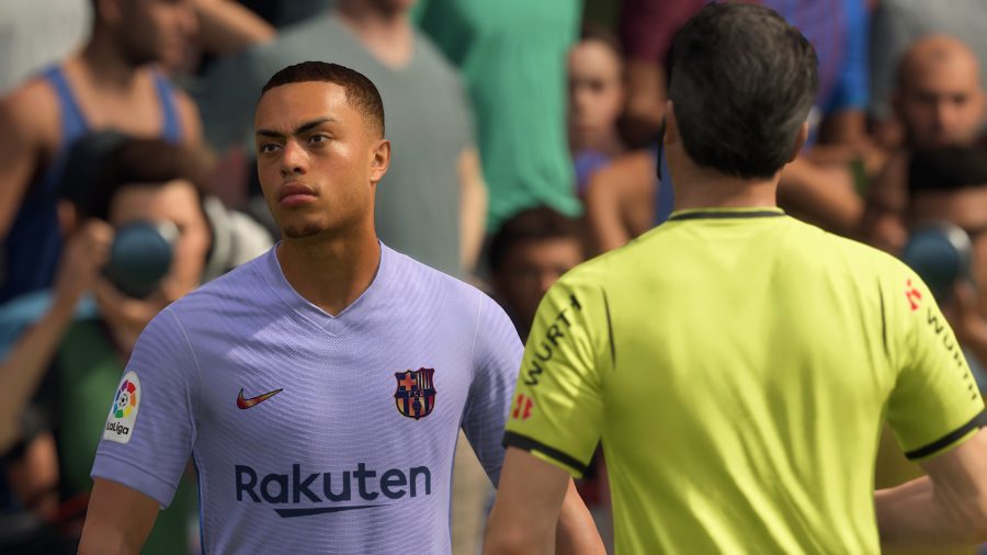 FIFA 22 meta: Dest is warned by the referee