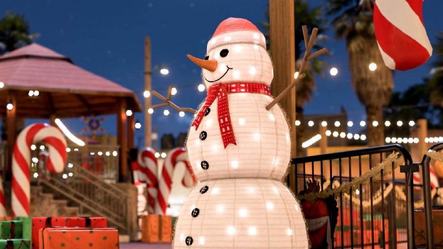 Forza Horizon 5 Snowmen Location: A snowman in a town market can be seen.