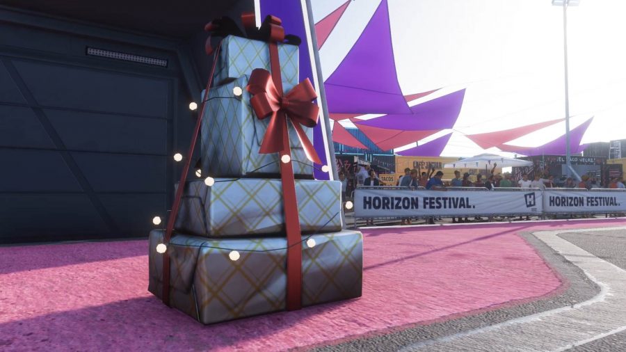 Forza Horizon 5 White Present Locations: a stack of white presents can be seen at a festival site.