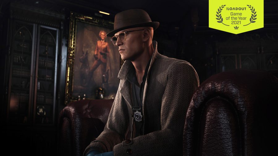 Agent 47 dressed as a detective in Hitman 3
