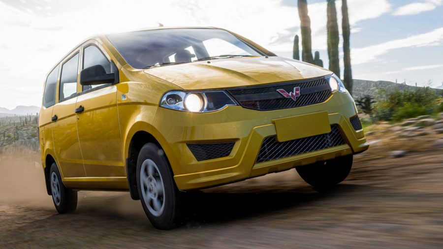 Forza Horizon 5 Series 5 cars: The Wuling Sunshine S 2013 can be seen in the desert.