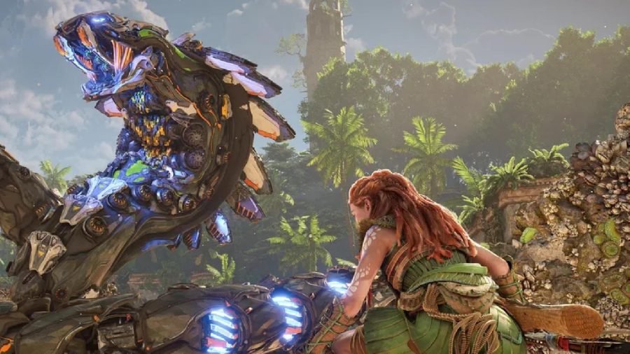 Horizon Forbidden West New machines: Aloy can be seen crouching next to a Slitherfang